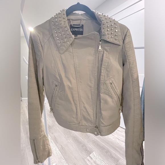 NEW EXPRESS Embellished with Gold rhinestone Women’s Jacket Size Medium ( M) - Picture 2 of 2